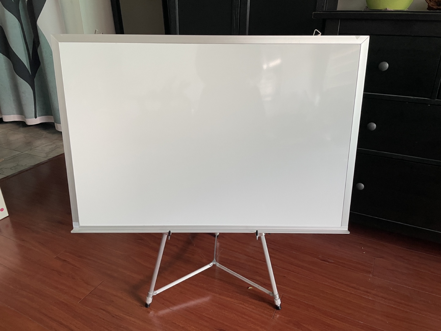 Large magnetic whiteboard with collapsible stand - photo 2