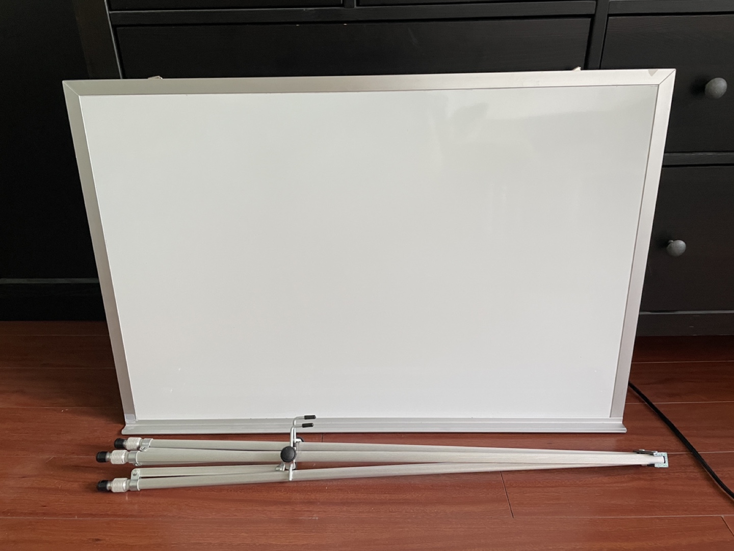 Large magnetic whiteboard with collapsible stand - photo 4