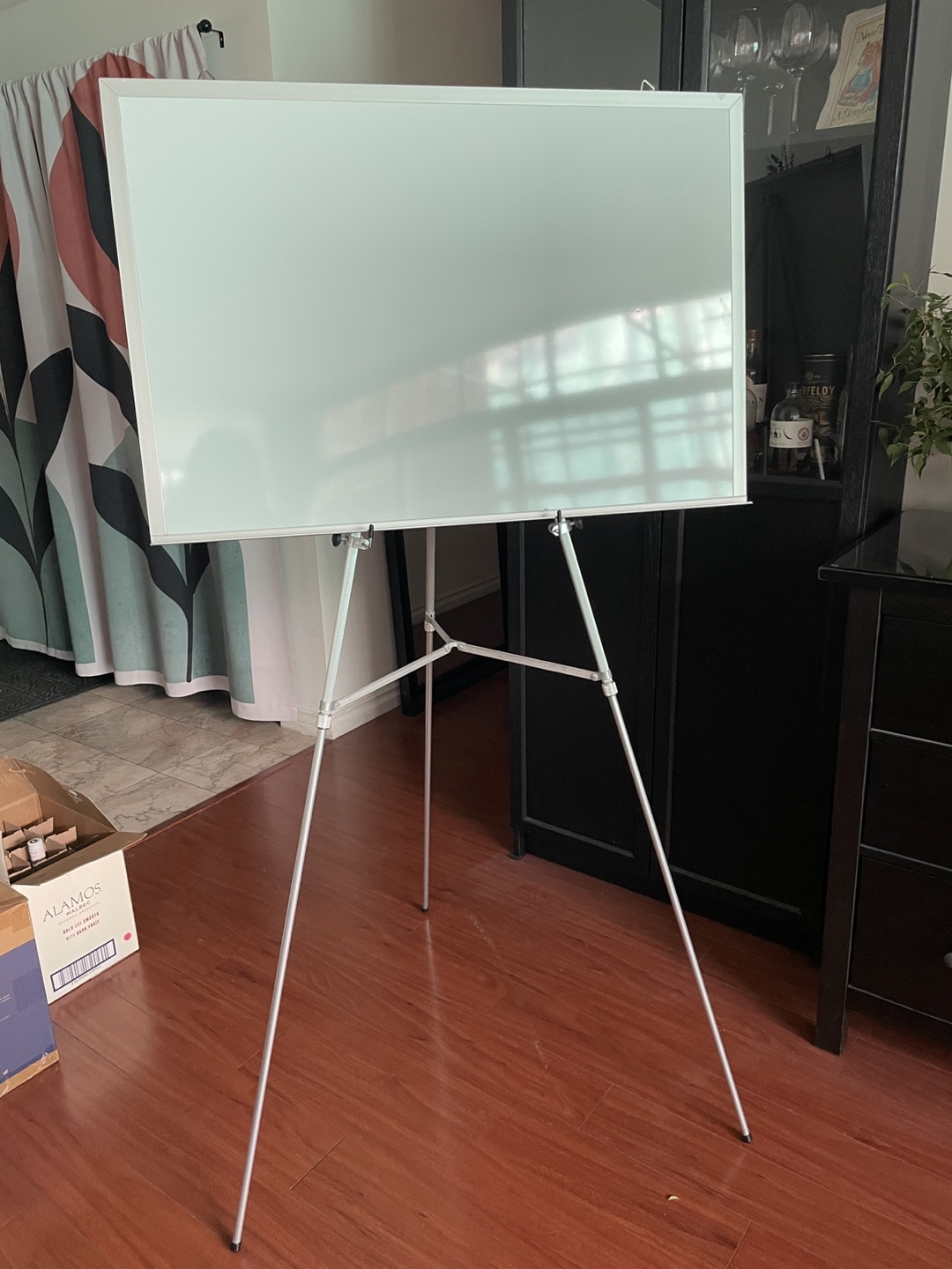 Large magnetic whiteboard with collapsible stand - photo 3