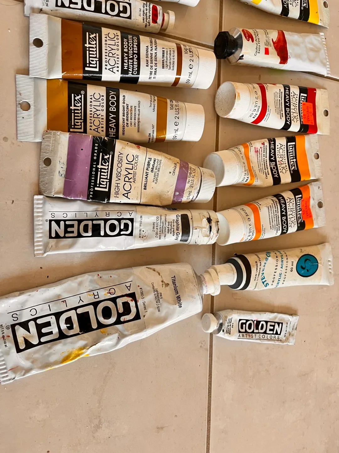 17 tubes of high quality Acrylic Paints image indicator(2)