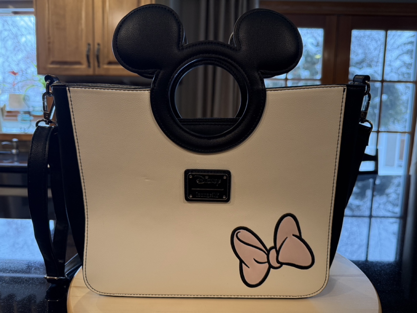 Loungefly Disney Minnie Mouse Bucket Bag - photo 2