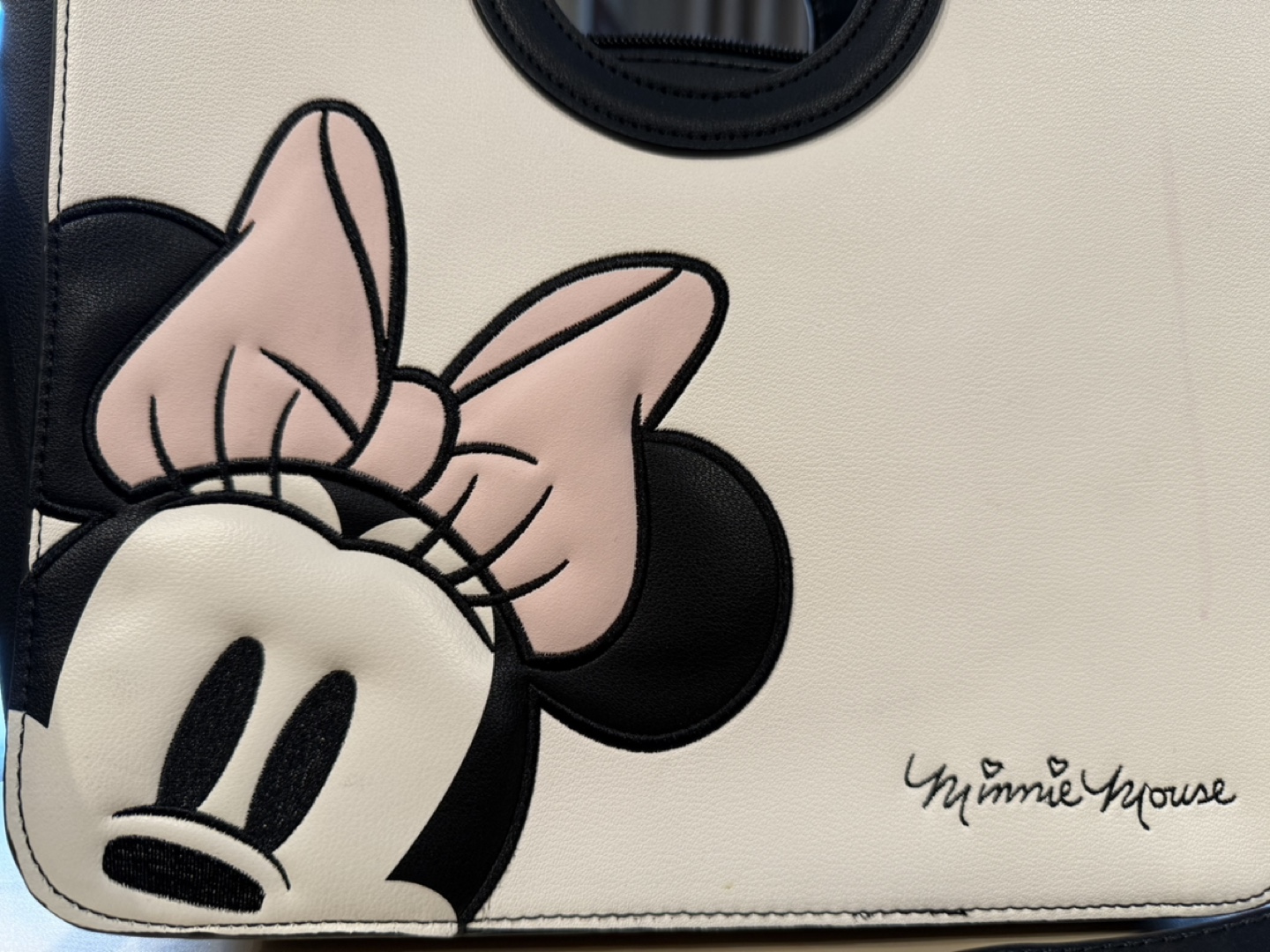 Loungefly Disney Minnie Mouse Bucket Bag - photo 3