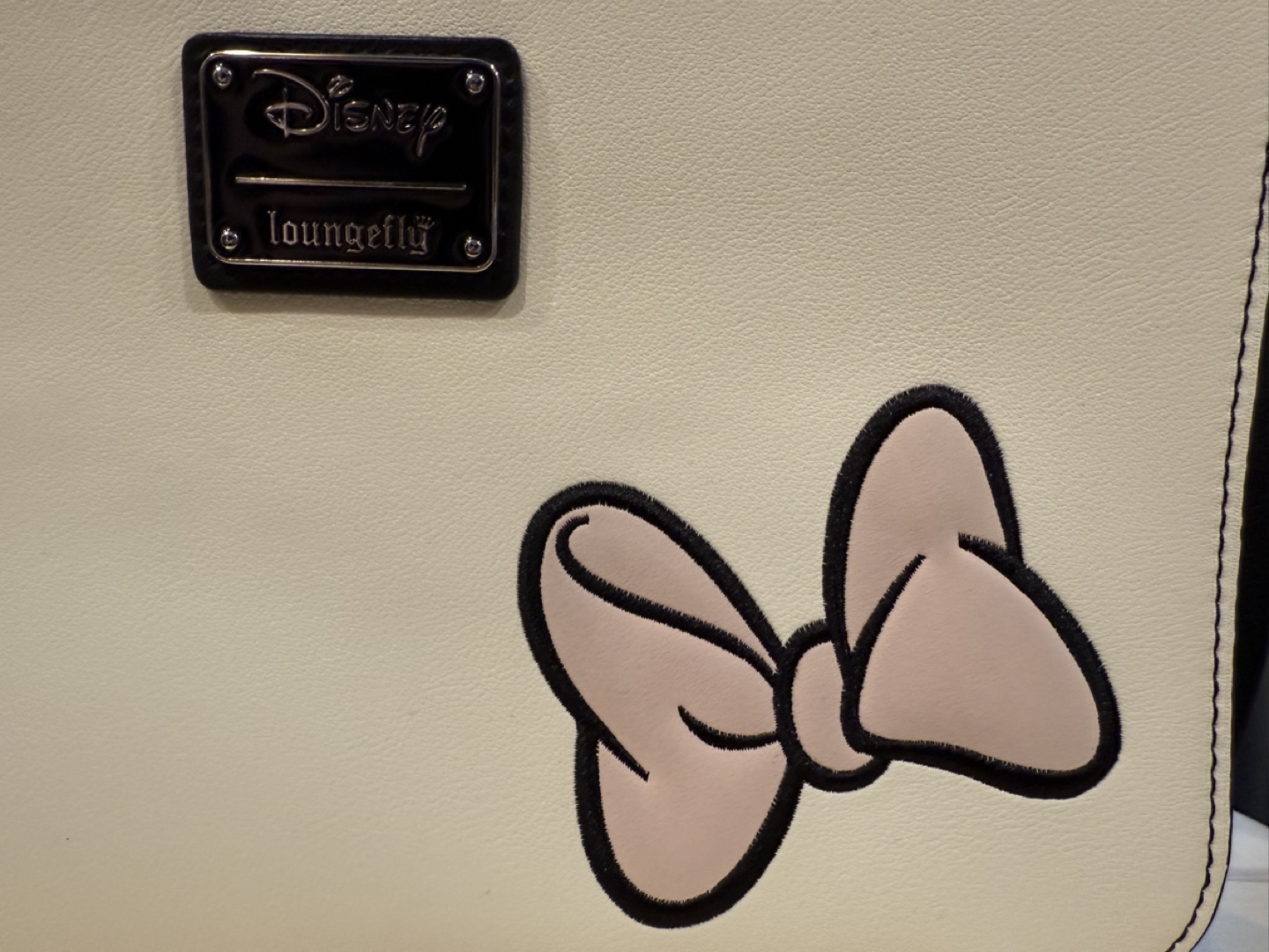 Loungefly Disney Minnie Mouse Bucket Bag - photo 4
