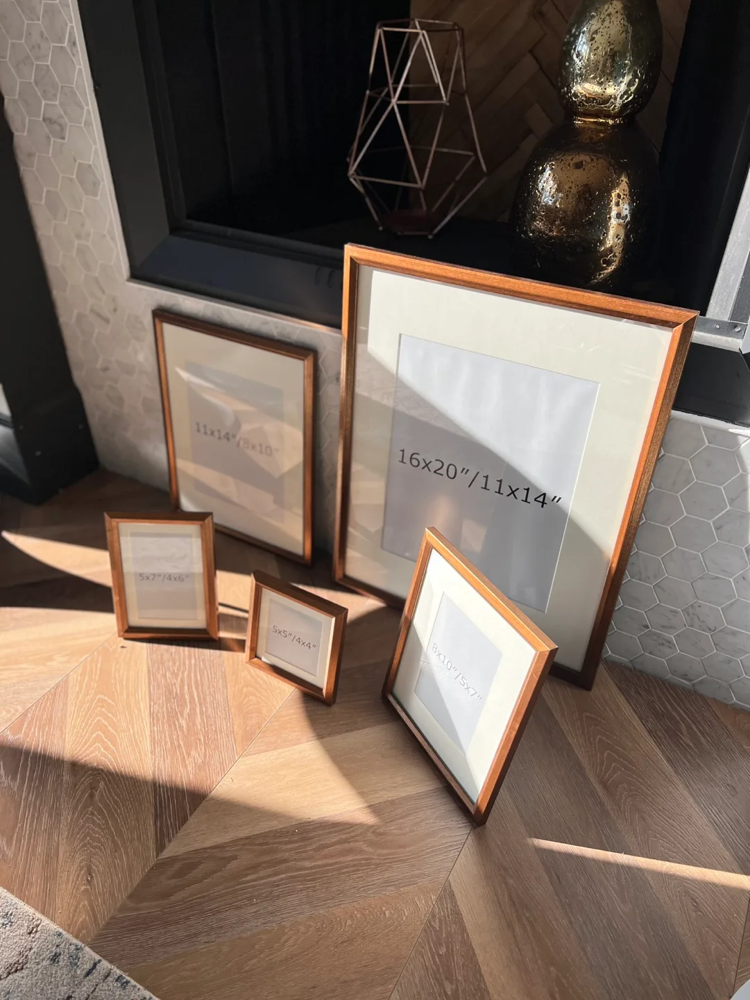 Set of five picture frames image indicator(3)