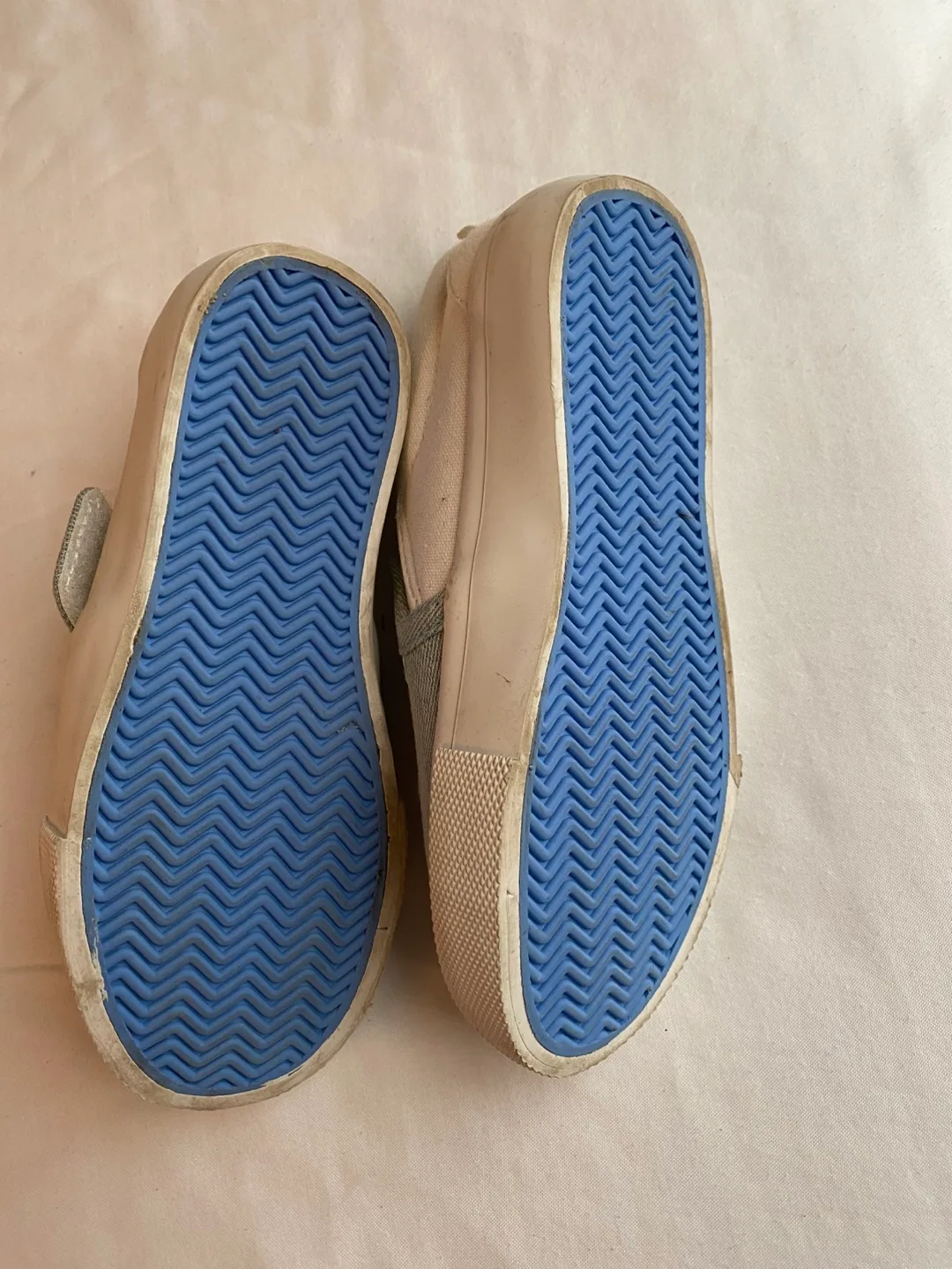 Cute Rainbow Little Kids shoes - Size 10 NEW image indicator(3)