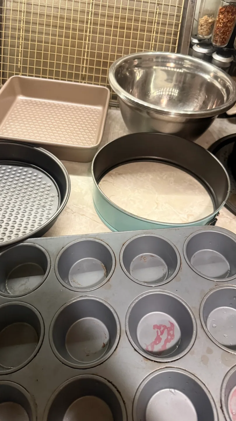 Baking Dish Bundle: Cake Pans, Muffin Tin & Mixing Bowl thumbnail