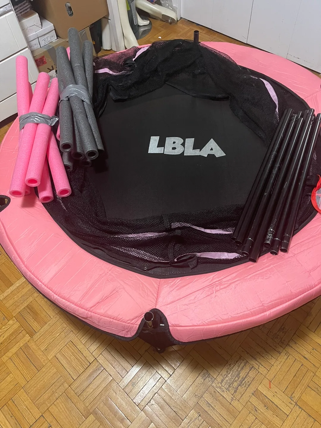 LBLA Pink Kids Trampoline with Safety Net and Foam Poles image indicator(4)