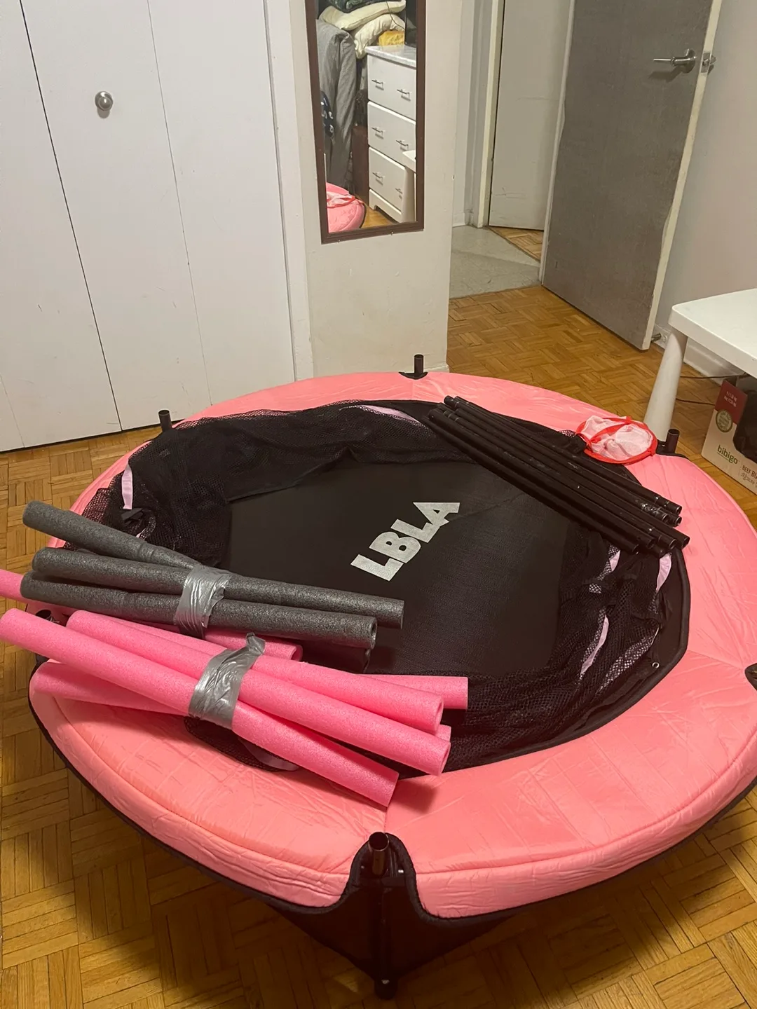 LBLA Pink Kids Trampoline with Safety Net and Foam Poles image indicator(3)