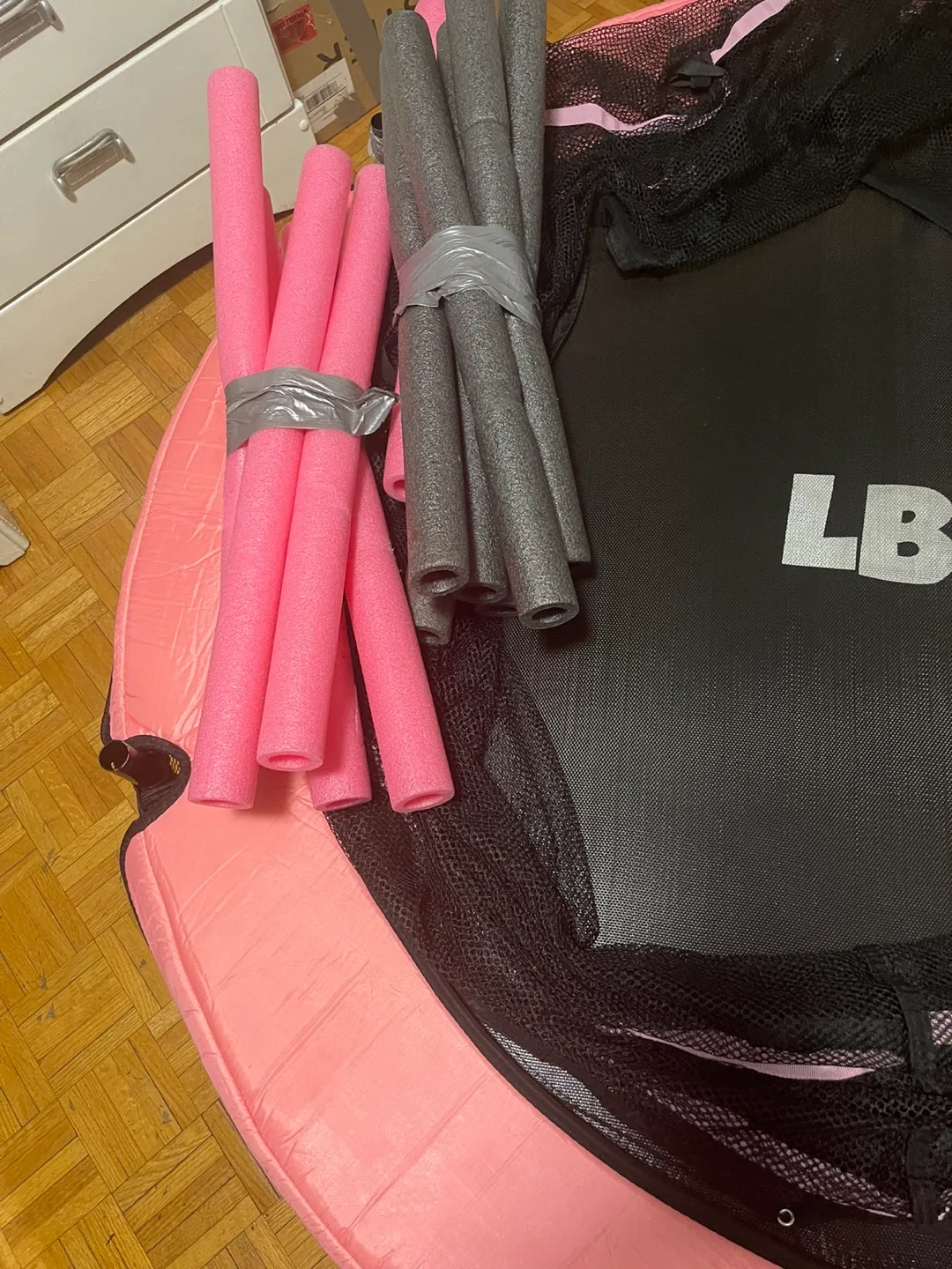 LBLA Pink Kids Trampoline with Safety Net and Foam Poles image indicator(5)