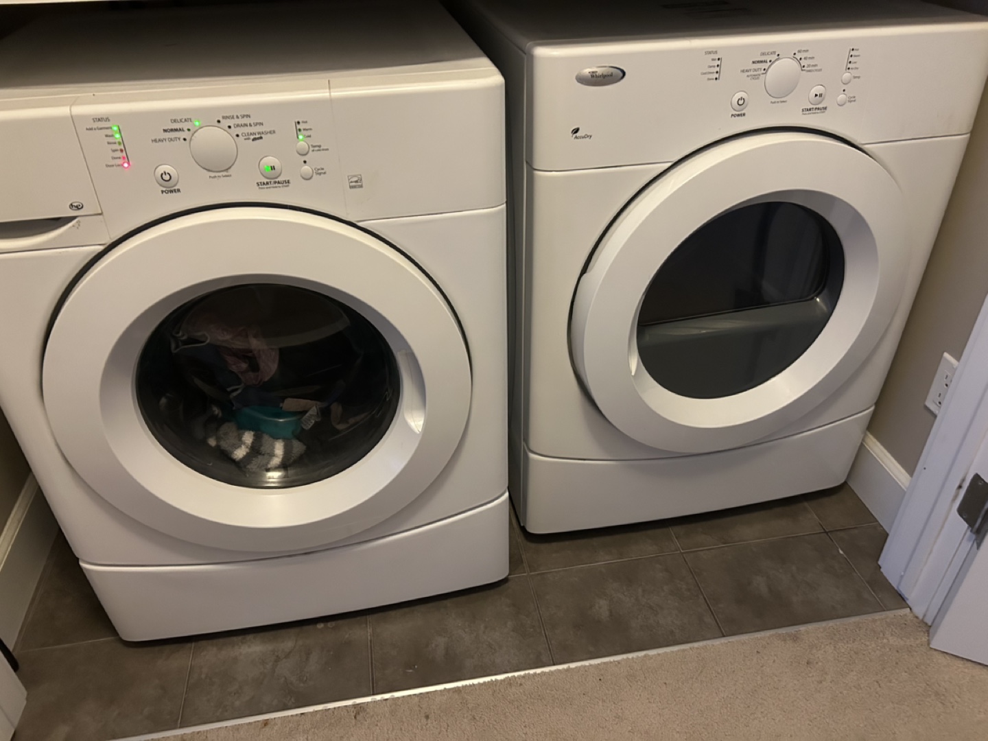 Whirlpool Washer and Dryer Set - photo 2