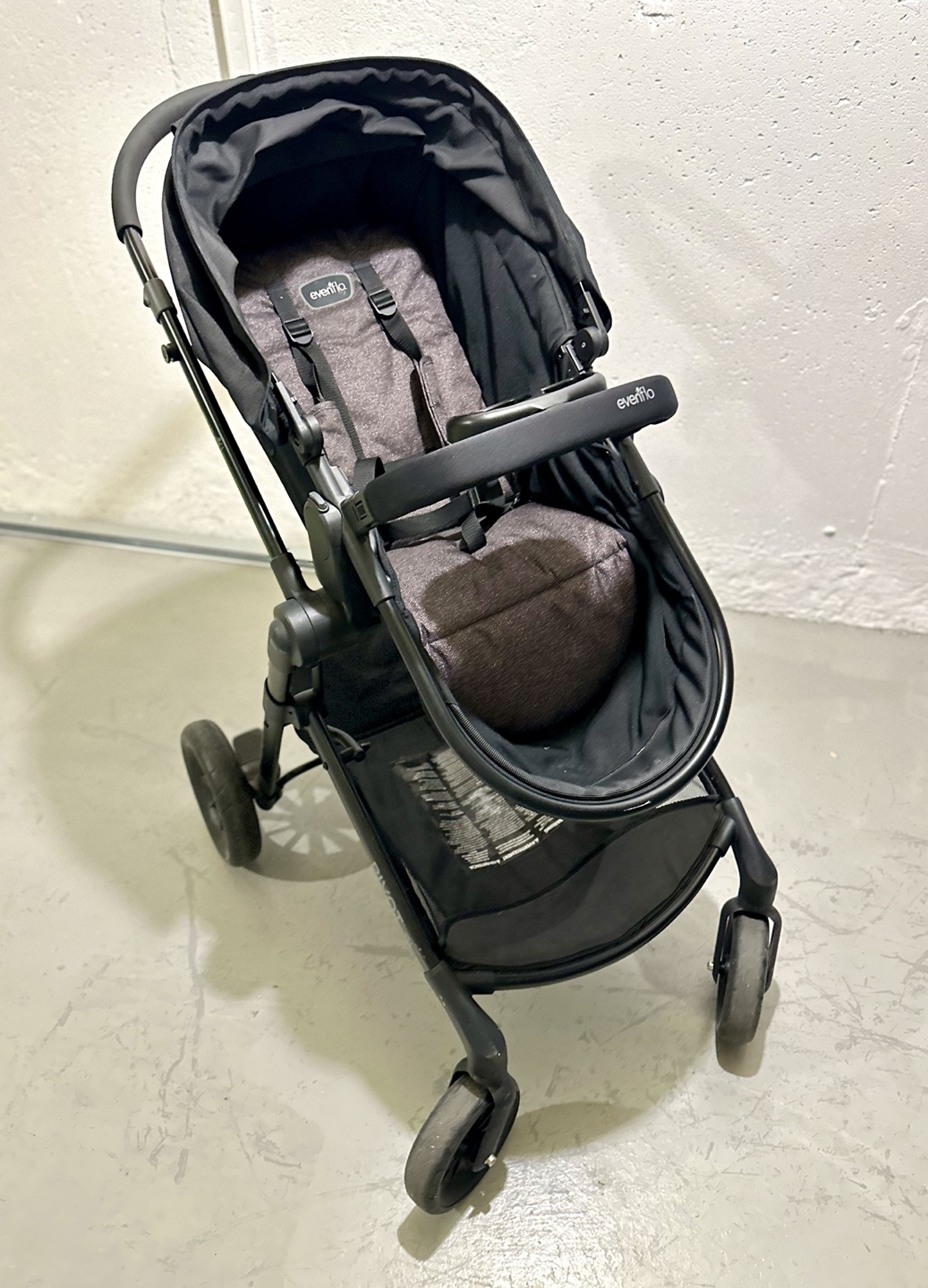 Evenflo Pivot Carseat and Stroller - photo 2