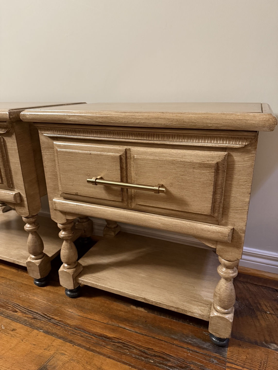 Pair of Vintage Nightstands - photo 2