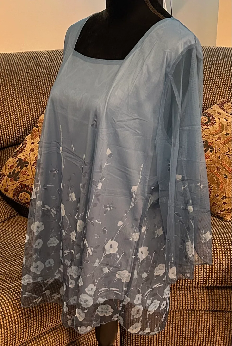 ✨✨Women's XXL Floral Blouse - Sheer Overlay image indicator(2)