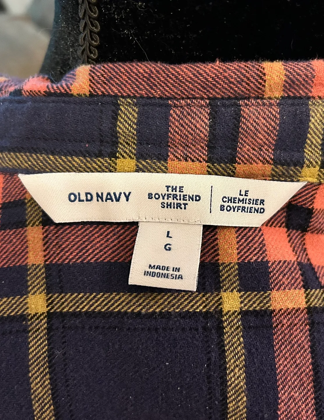✨✨Old Navy Boyfriend Shirt, Size Large, Plaid image indicator(5)