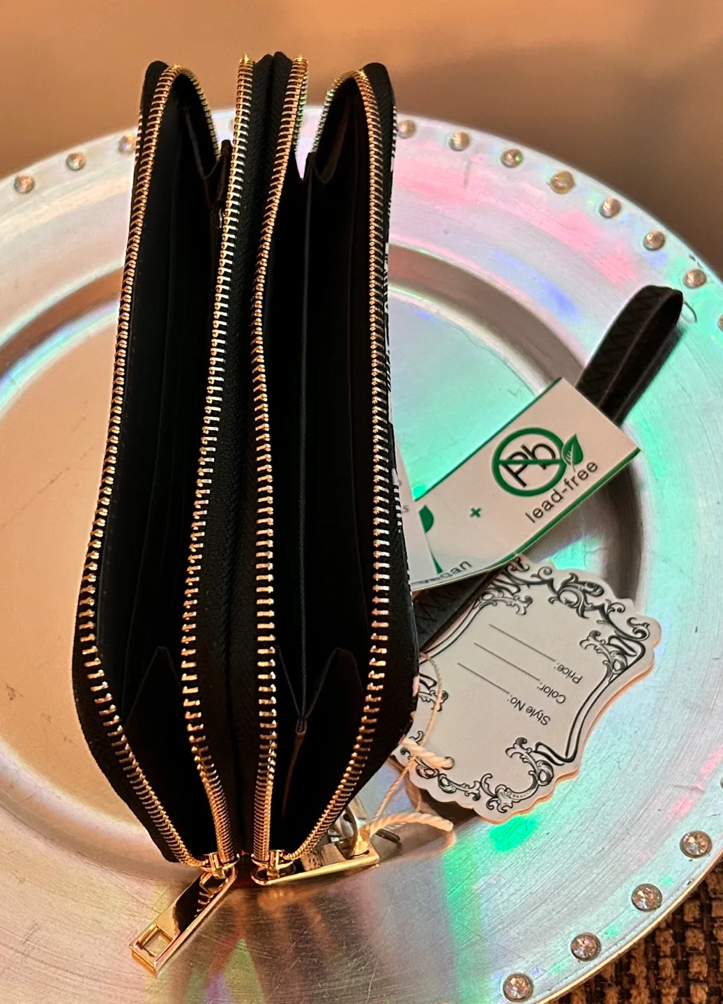 ✨✨Vegan Leather Double Zipper Wallet image indicator(4)