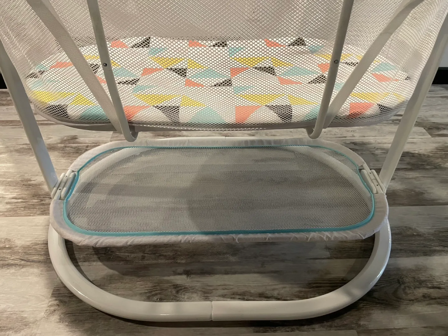 Like New - Fisher-Price Soothing Vibrations Bassinet image indicator(4)