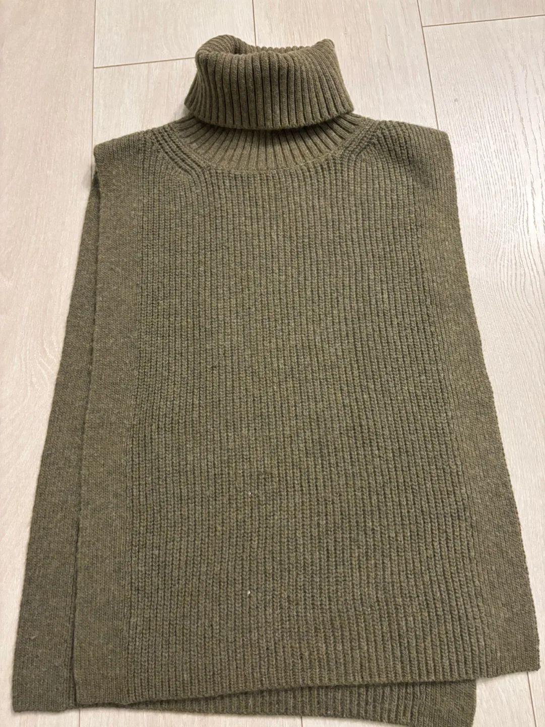 H&M Olive Green Turtleneck Sweater Vest Top thumbnail
