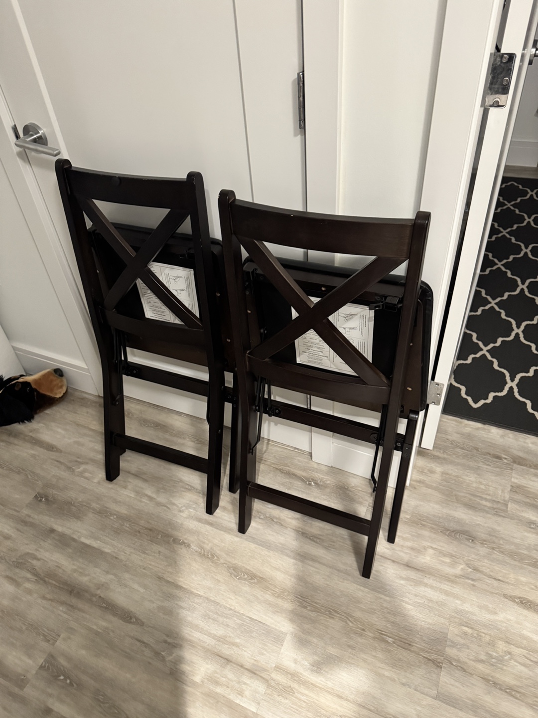 Pair of Dark Brown Folding Chairs with Black Cushions - photo 3