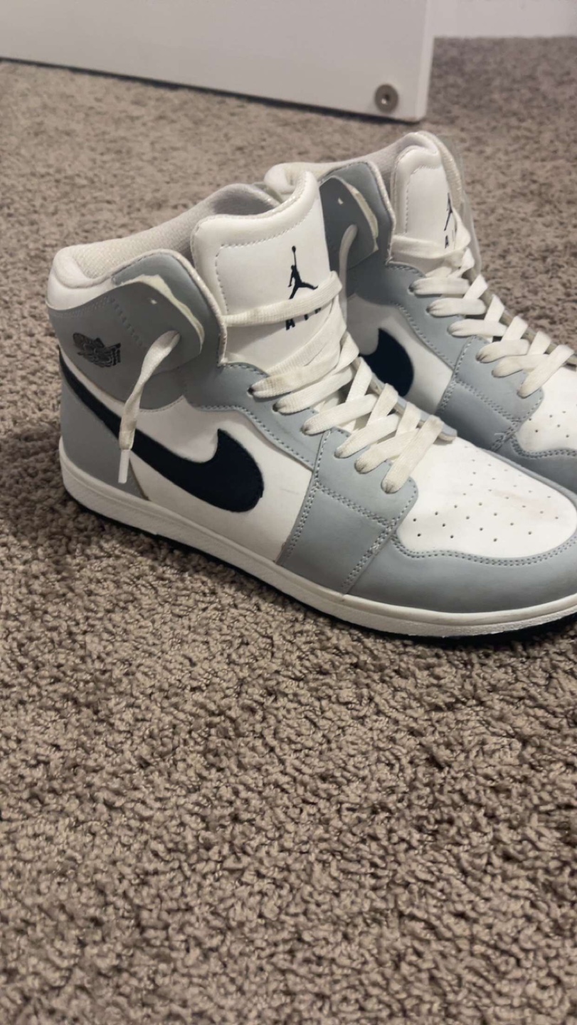 Air Jordan 1 Mid Grey White Sneakers
