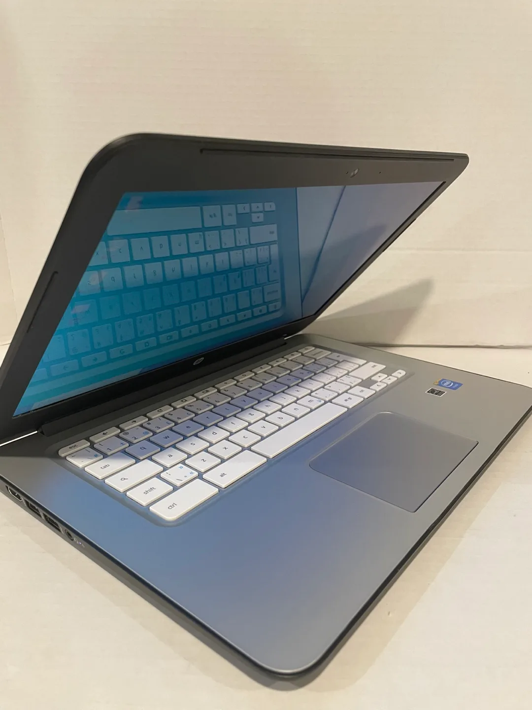 Budget HP Laptops in Like New Condition image indicator(2)