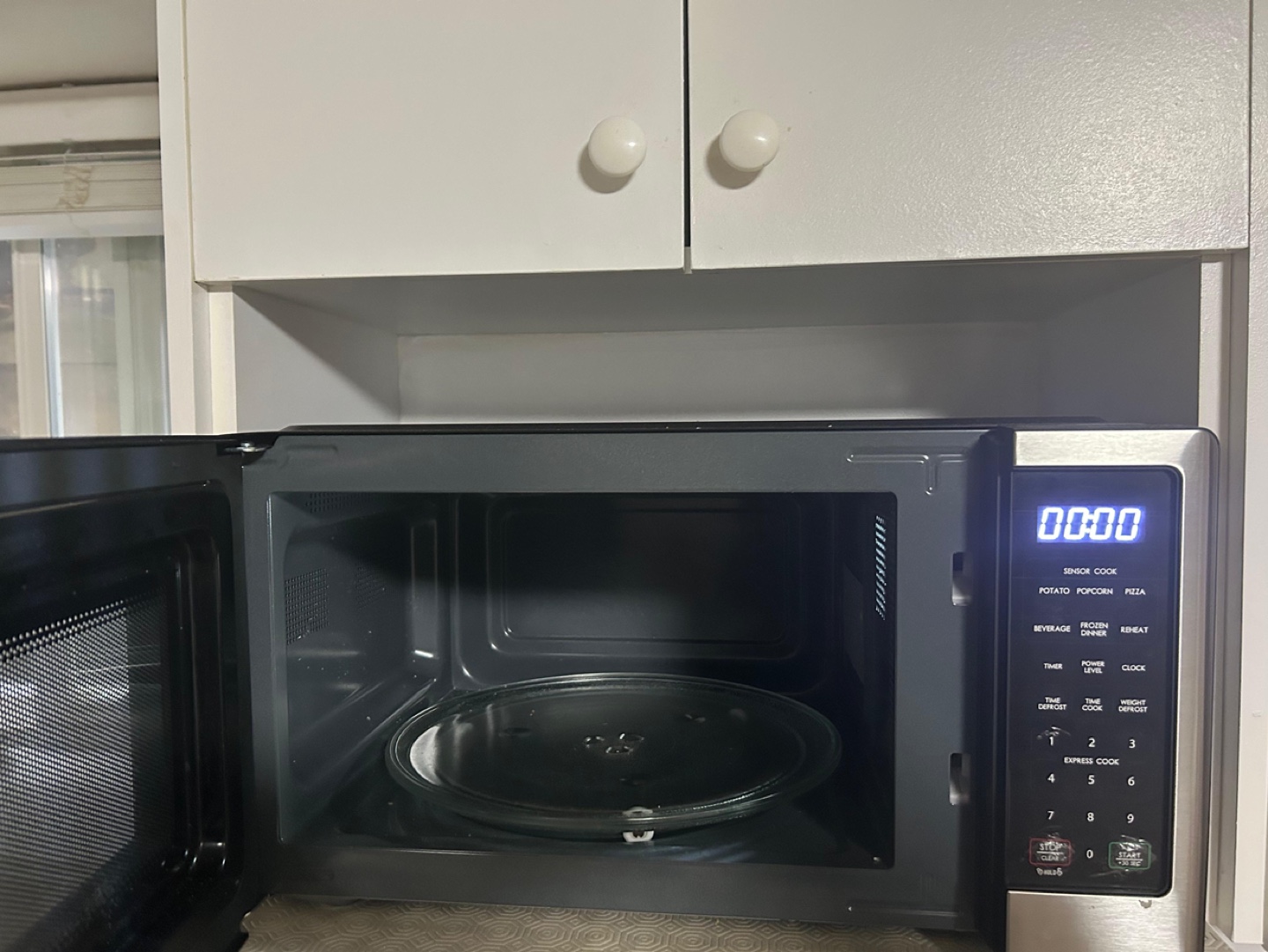 VISSANI 1.1 cu. ft. 1000W Stainless Steel Microwave - photo 3