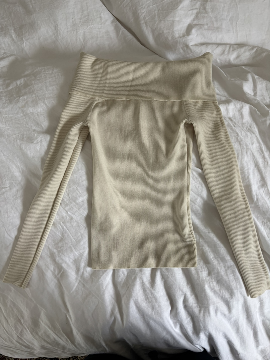 Wilfred Off-the-Shoulder Ribbed Knit Sweater - XS