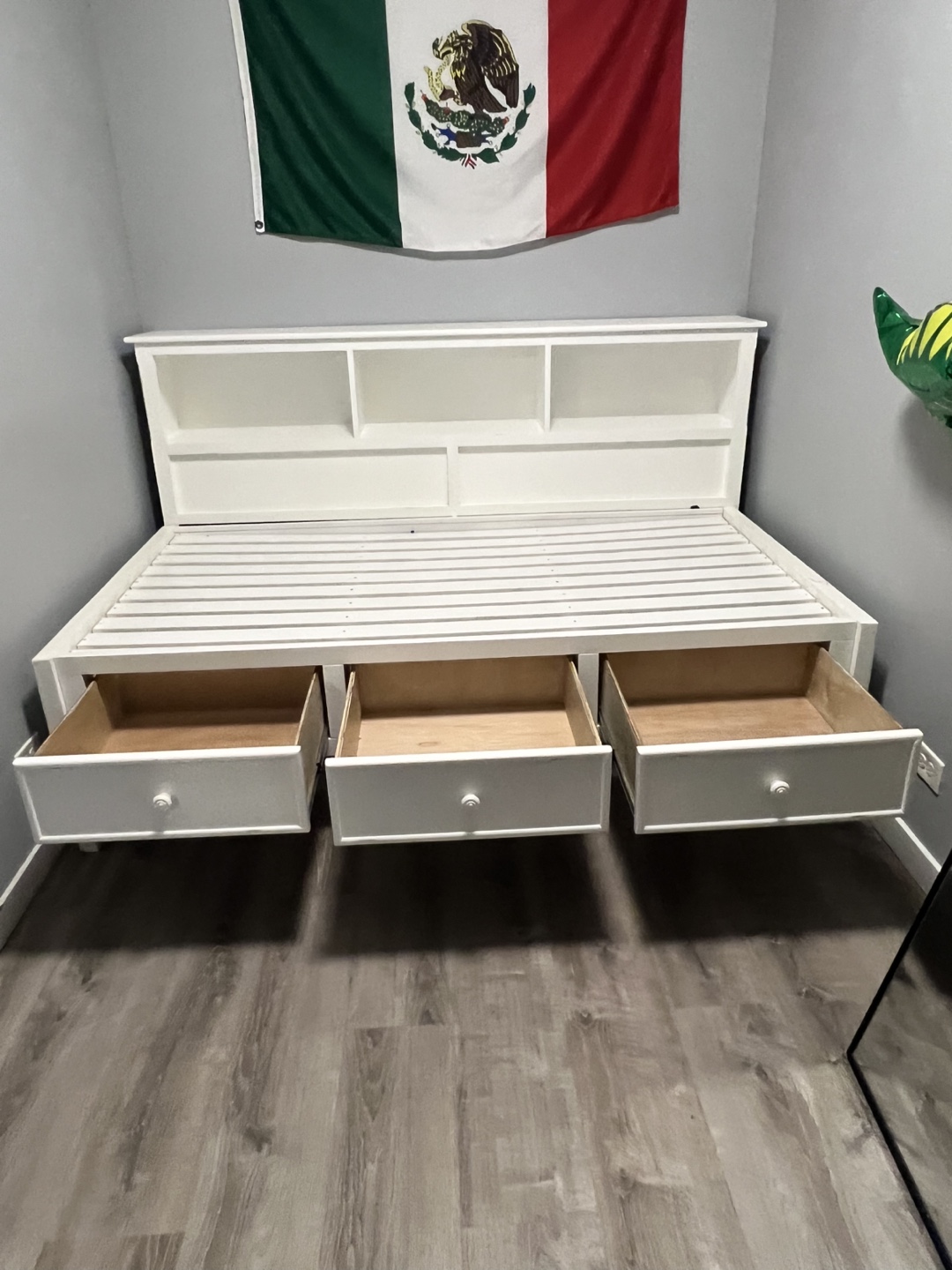 White Twin-Size Captain's - photo 3