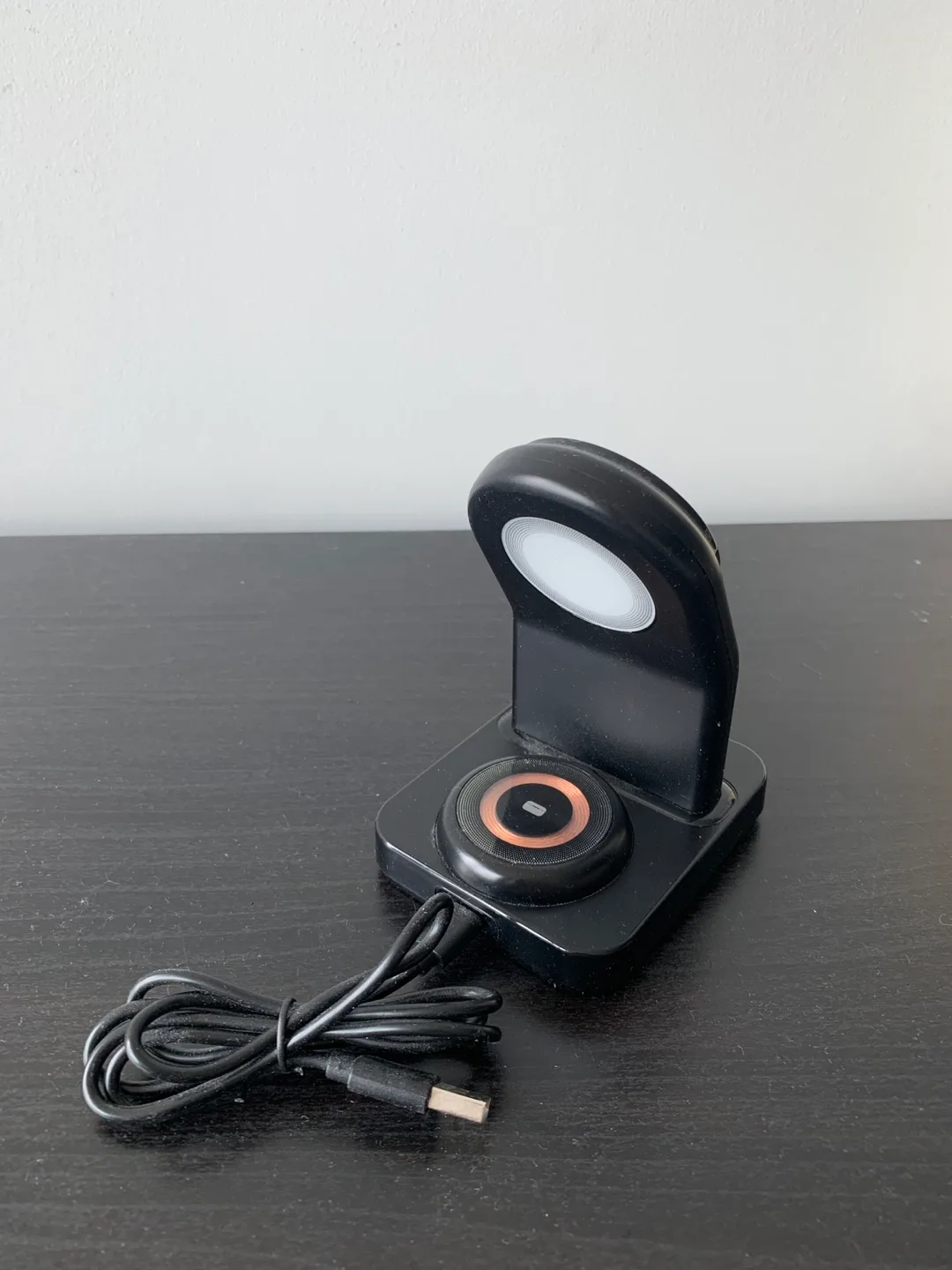 15W Fast Wireless Charger with LED Night Light image indicator(2)