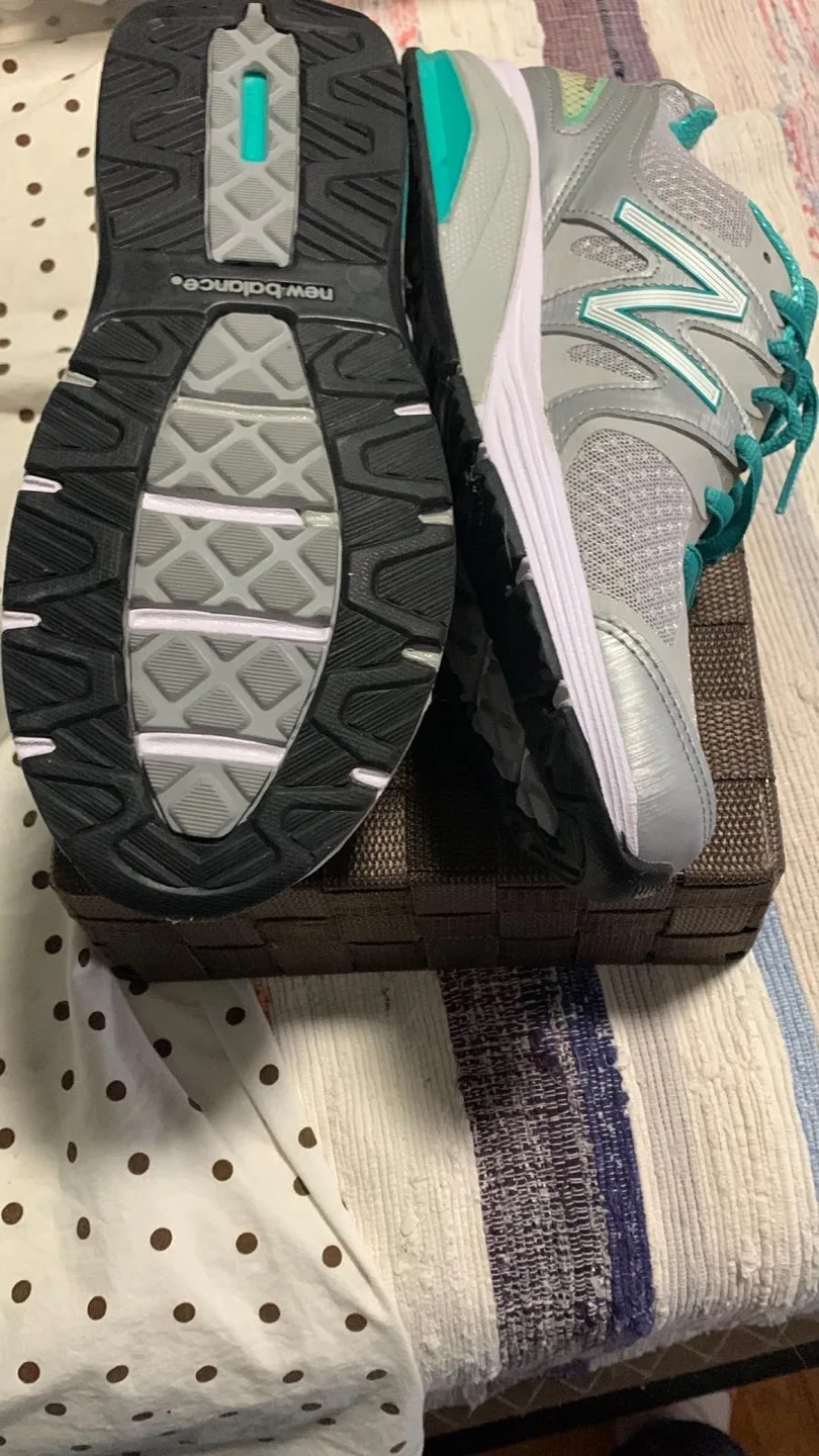 New Balance Women's 577 Running Shoes - Size 7.5 image indicator(2)