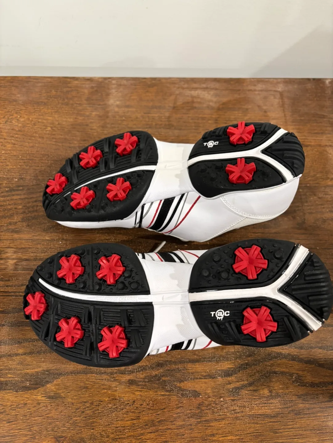 Nike Women's Golf Shoes - Size 5.5 image indicator(2)