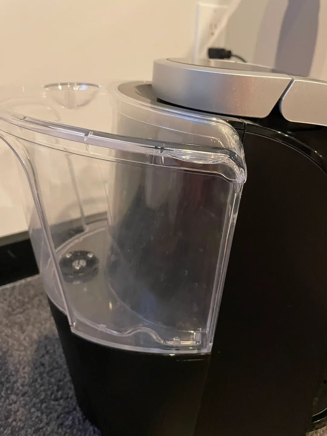 Keurig K200 Coffee Maker with Accessories image indicator(8)