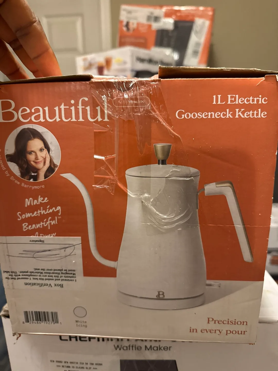 Beautiful 1L Electric Gooseneck Kettle - Brand New in Box image indicator(2)