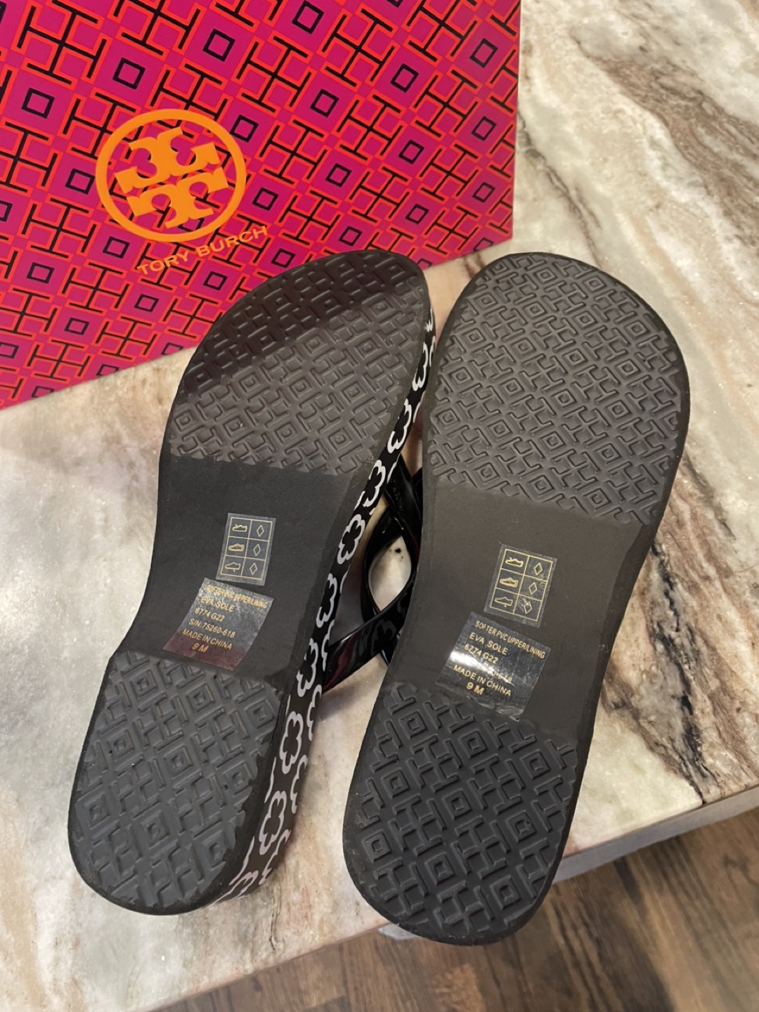 Tory Burch flip flops - photo 2