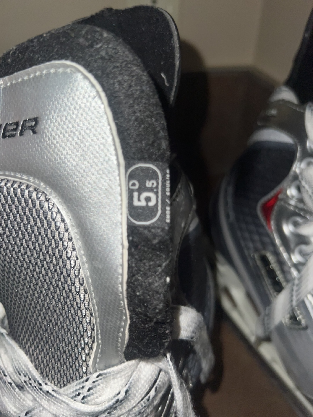 Bauer Vapor X500 Hockey Skates - Size 5 - photo 2