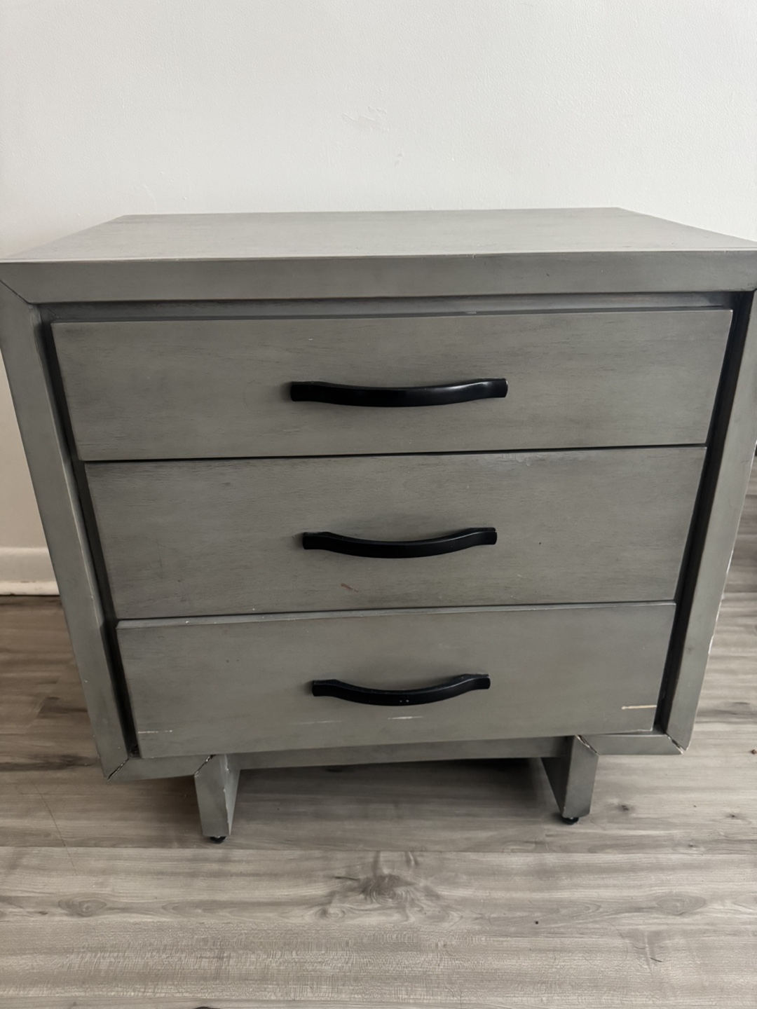 Mid-Century Modern Three-Drawer Dresser - photo 3