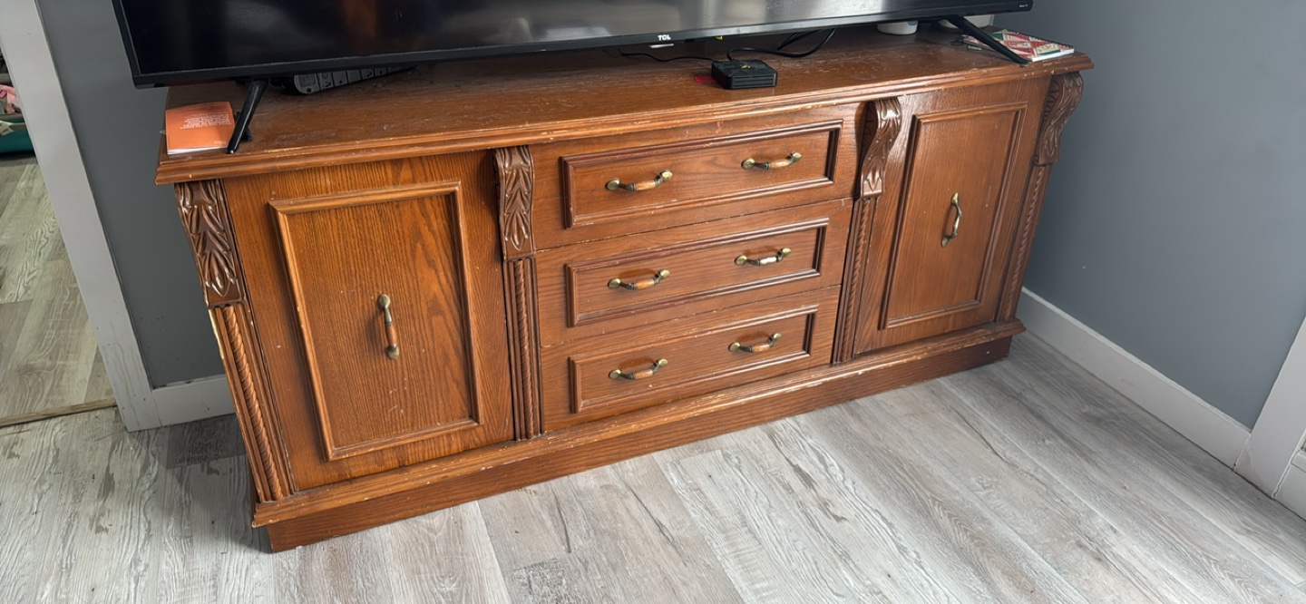 Solid Wooden TV Stand/Cabinet