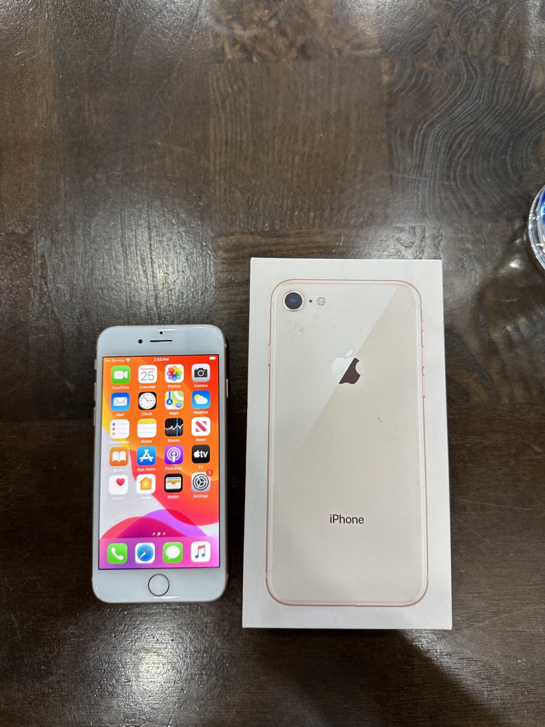 🔥 Gold iPhone 8 (64GB) – 96% Battery Health! 🔥