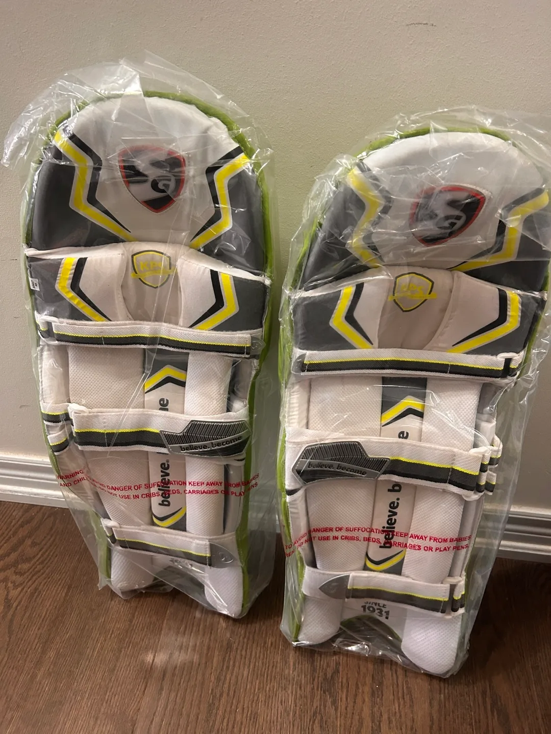 New SG Cricket Leg Guards image indicator(2)