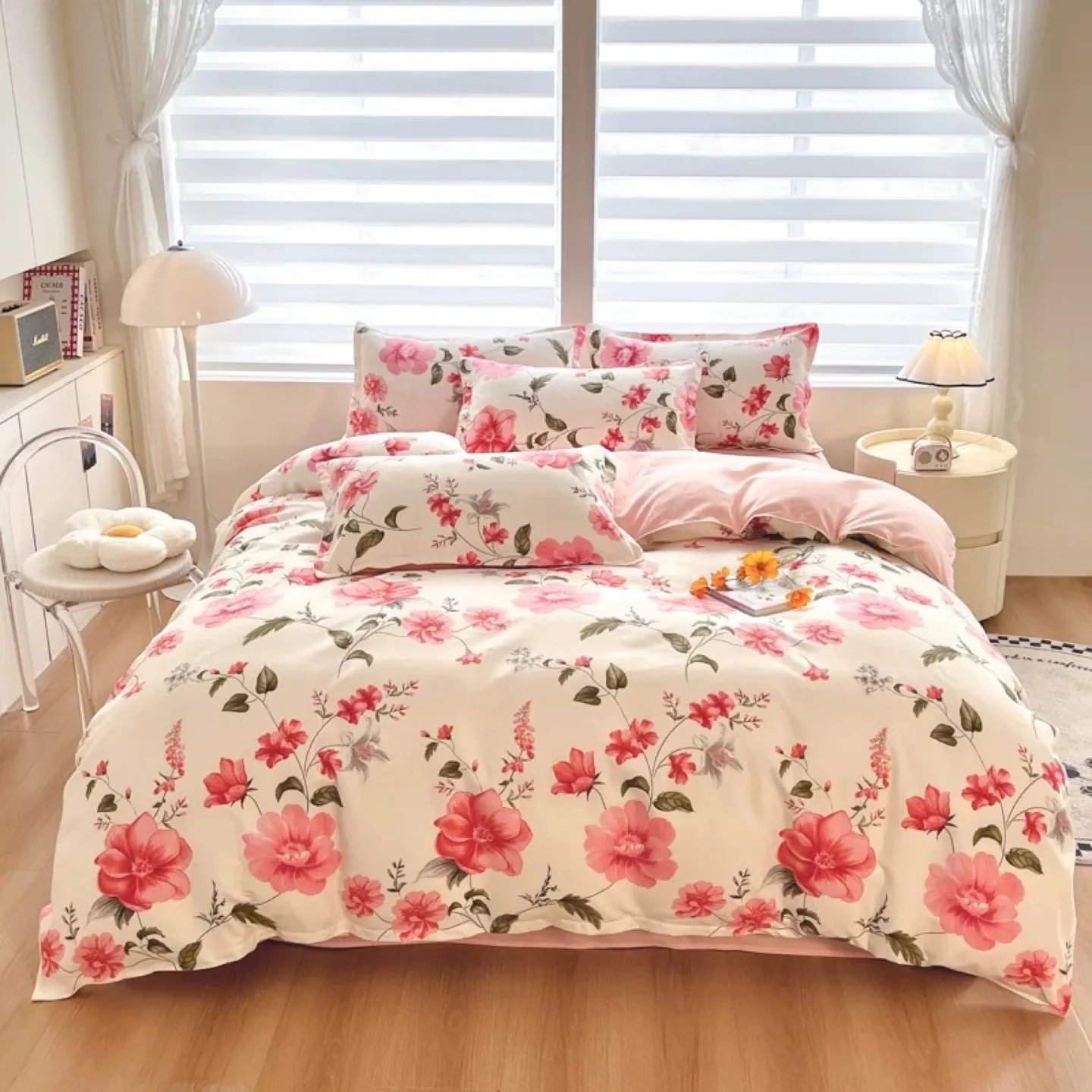 3-Piece Floral Bedding Set, Queen Size image indicator(5)