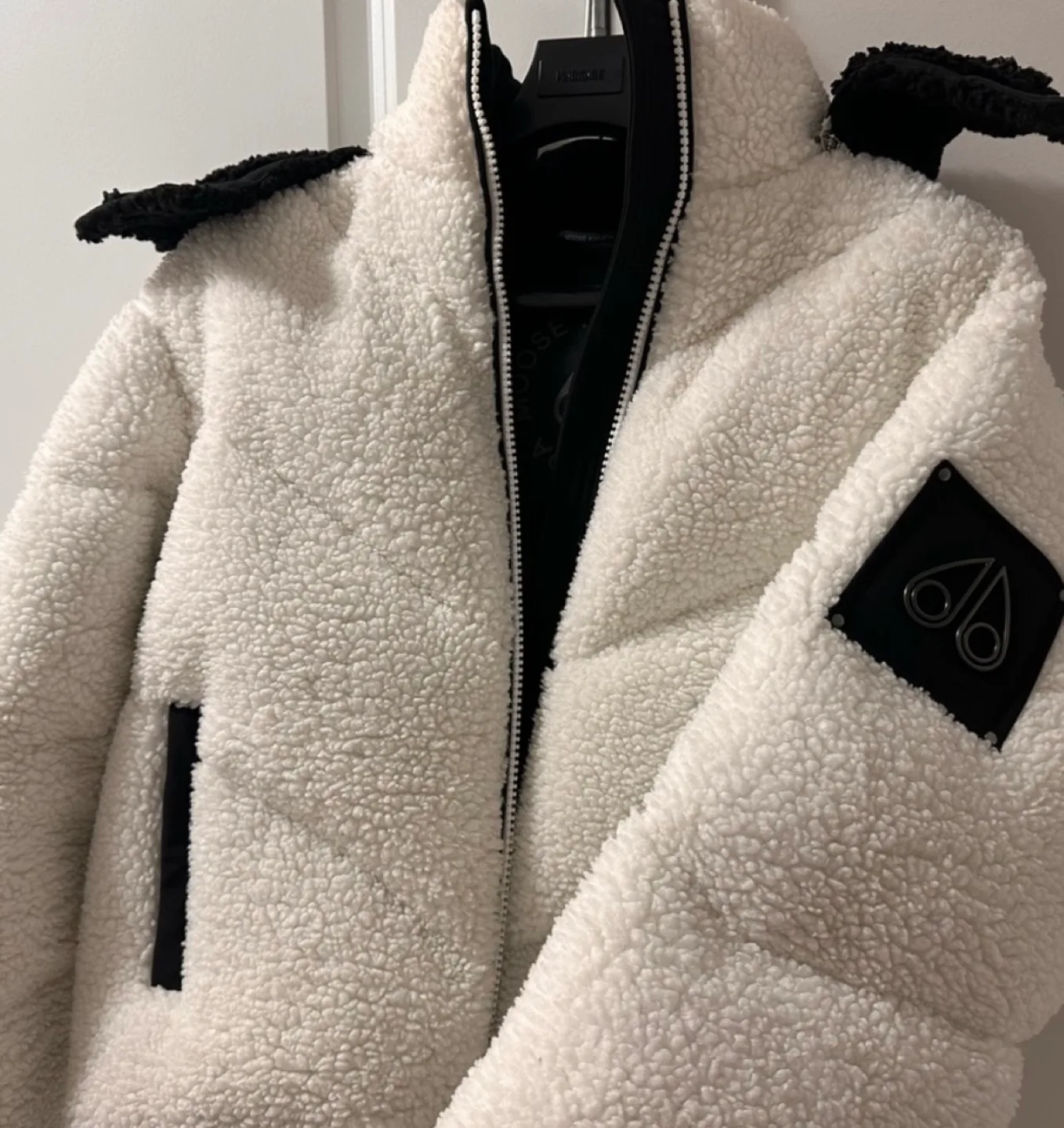 Moose Knuckle Sherpa Puffer Jacket - Off White image indicator(4)