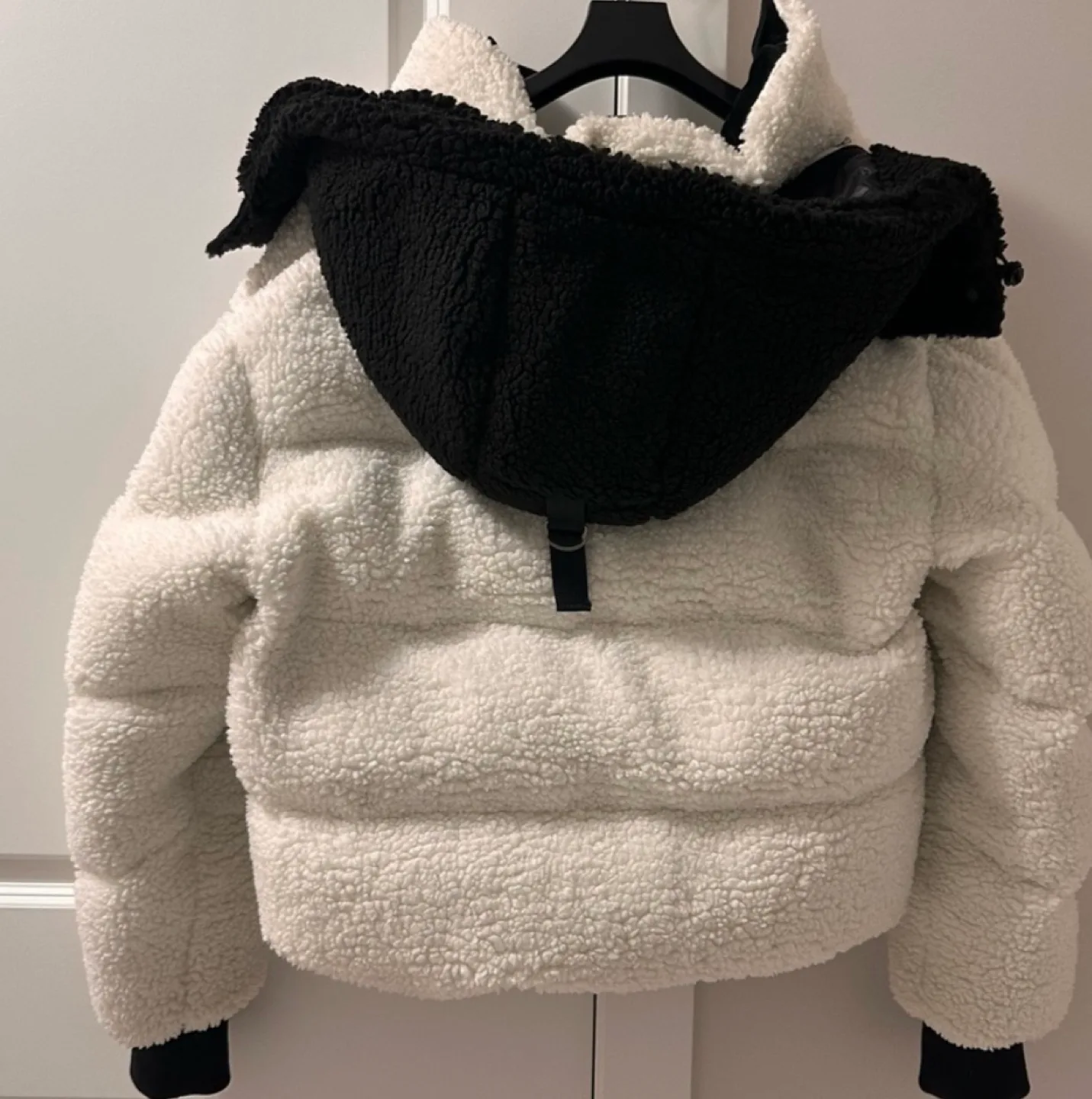 Moose Knuckle Sherpa Puffer Jacket - Off White image indicator(5)