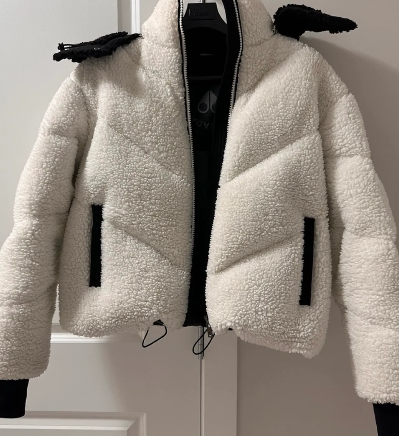 Moose Knuckle Sherpa Puffer Jacket - Off White image indicator(3)