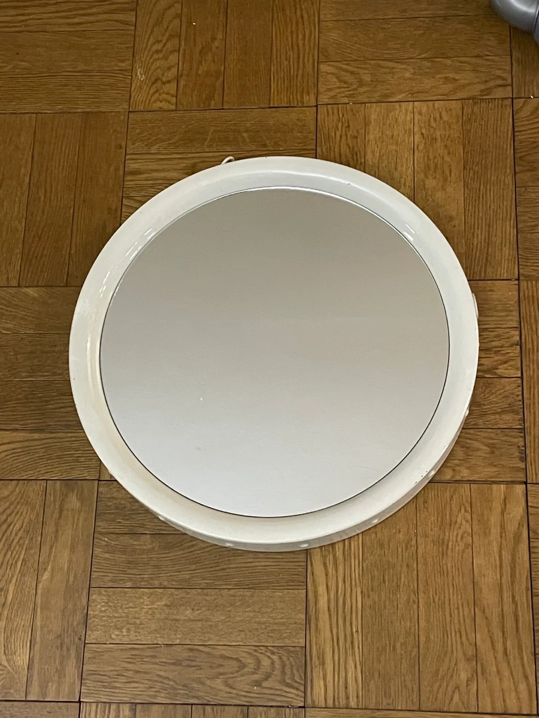 Vintage White Round Mirror image indicator(2)