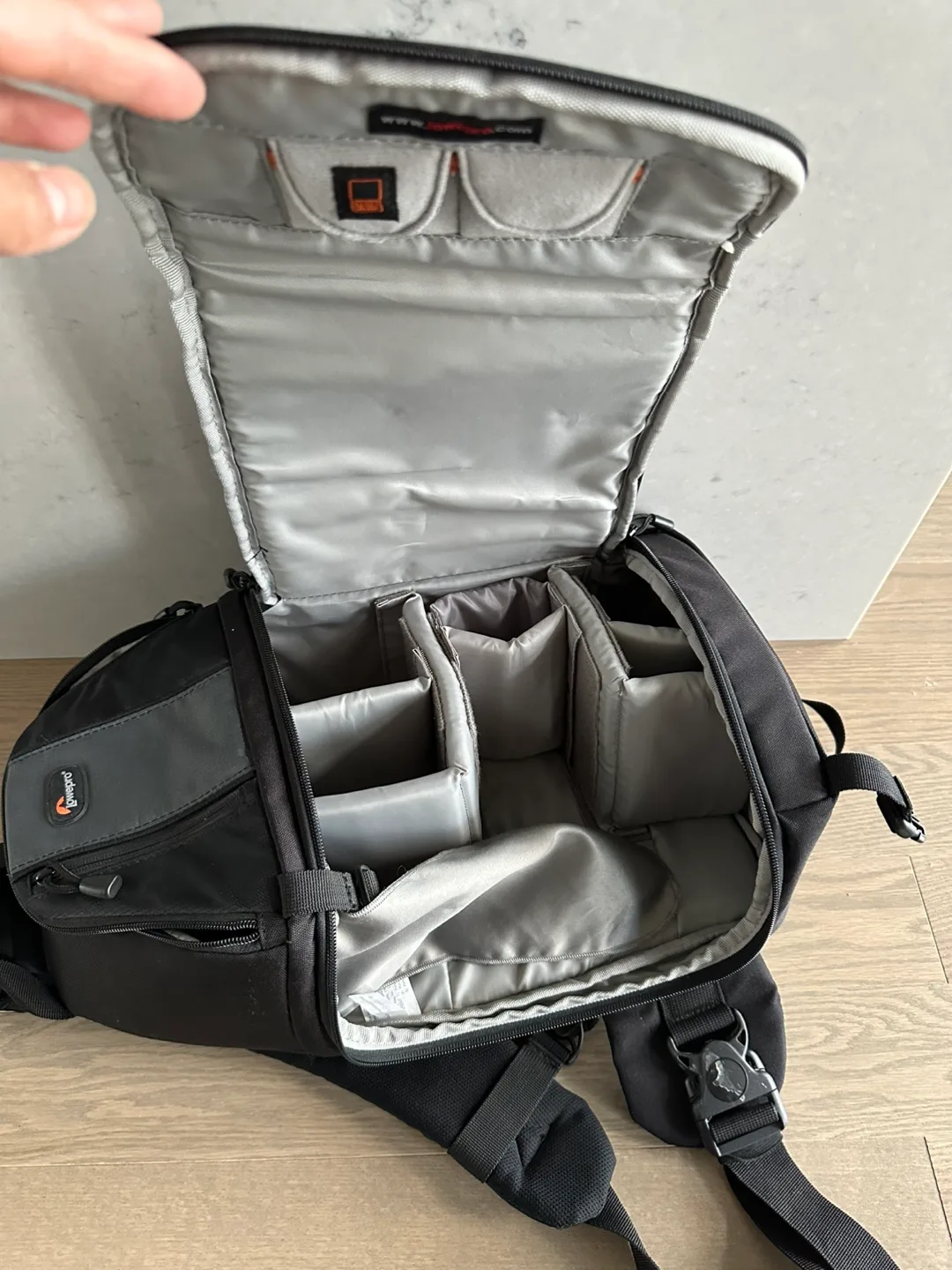 Lowepro Fastpack 250 AW Camera Backpack image indicator(4)