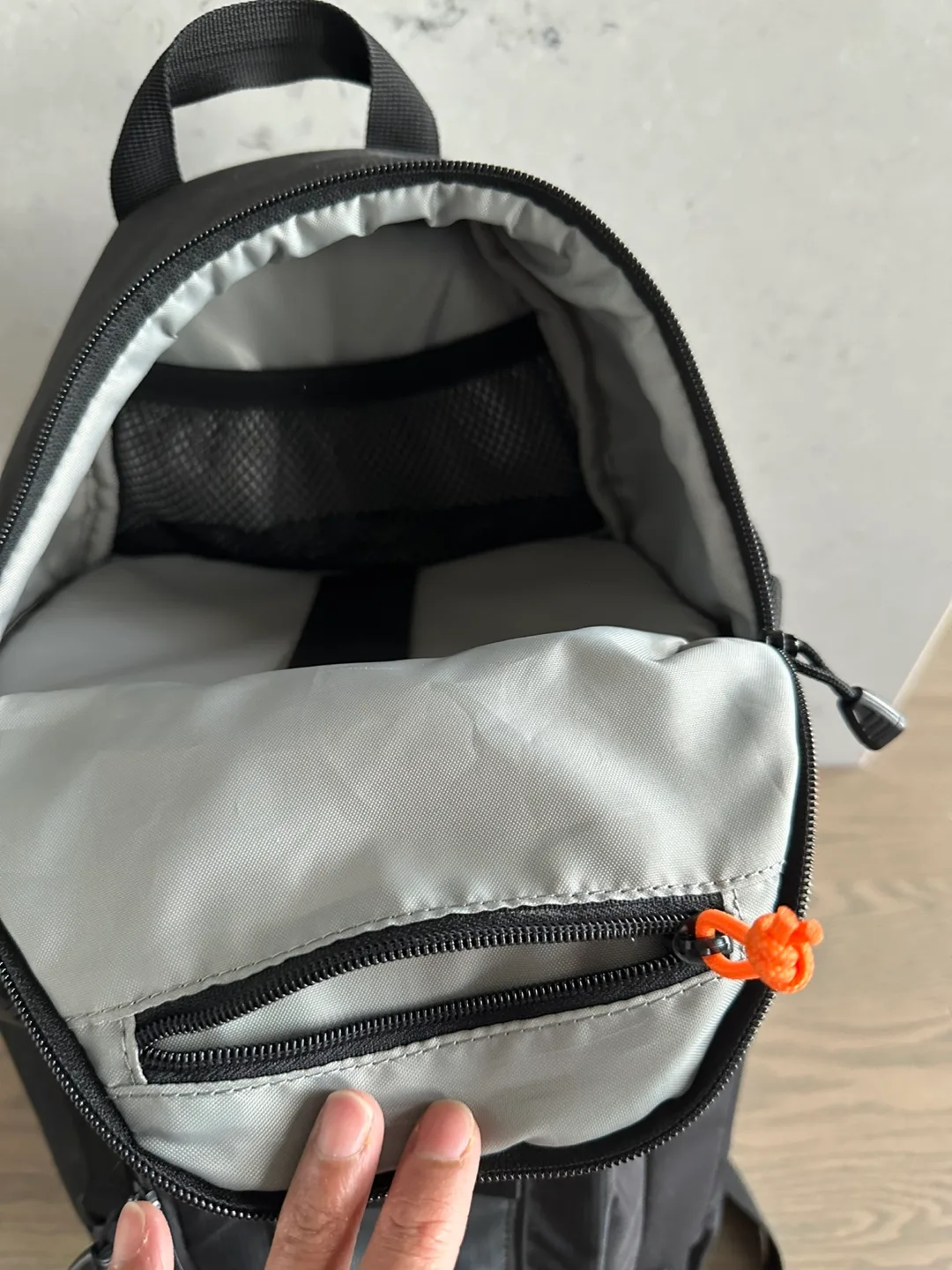 Lowepro Fastpack 250 AW Camera Backpack image indicator(2)