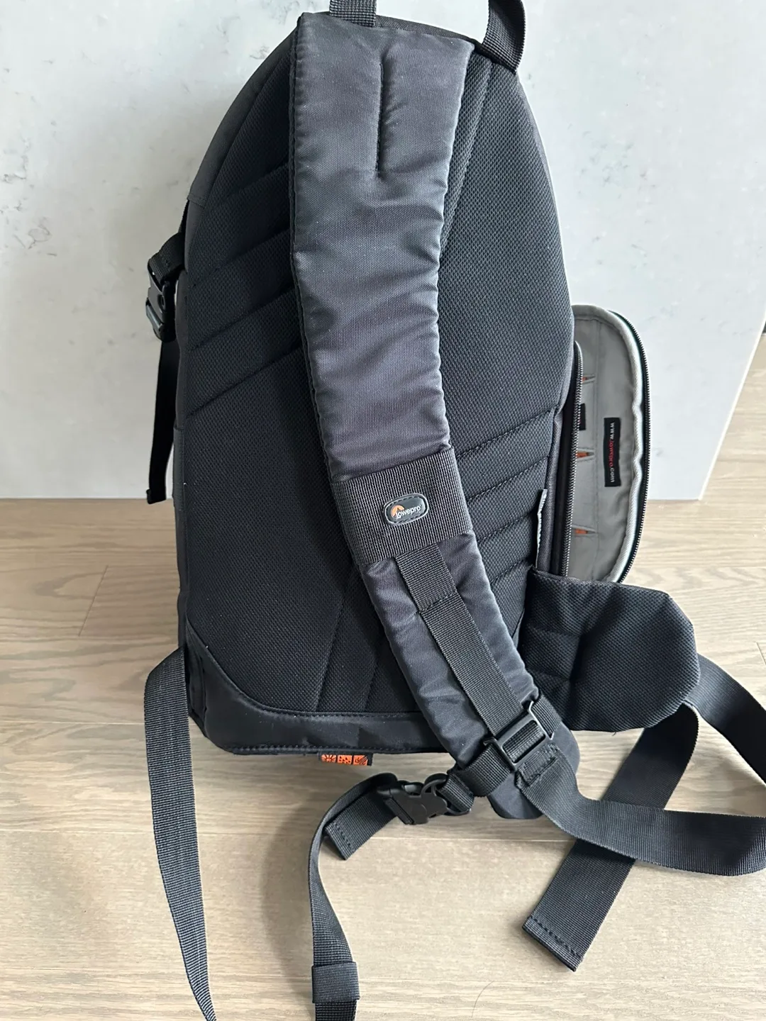 Lowepro Fastpack 250 AW Camera Backpack image indicator(3)
