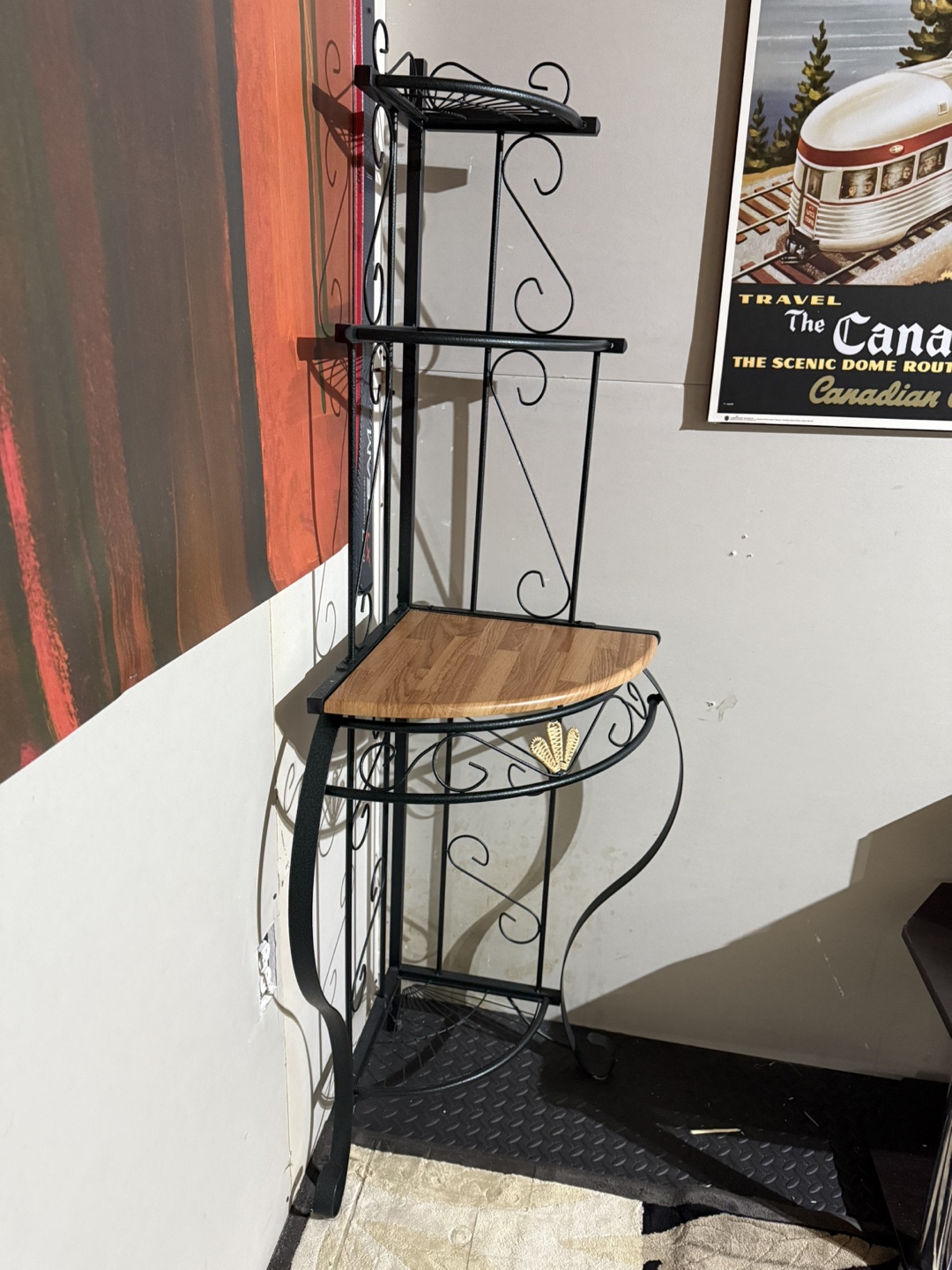 Corner shelving unit