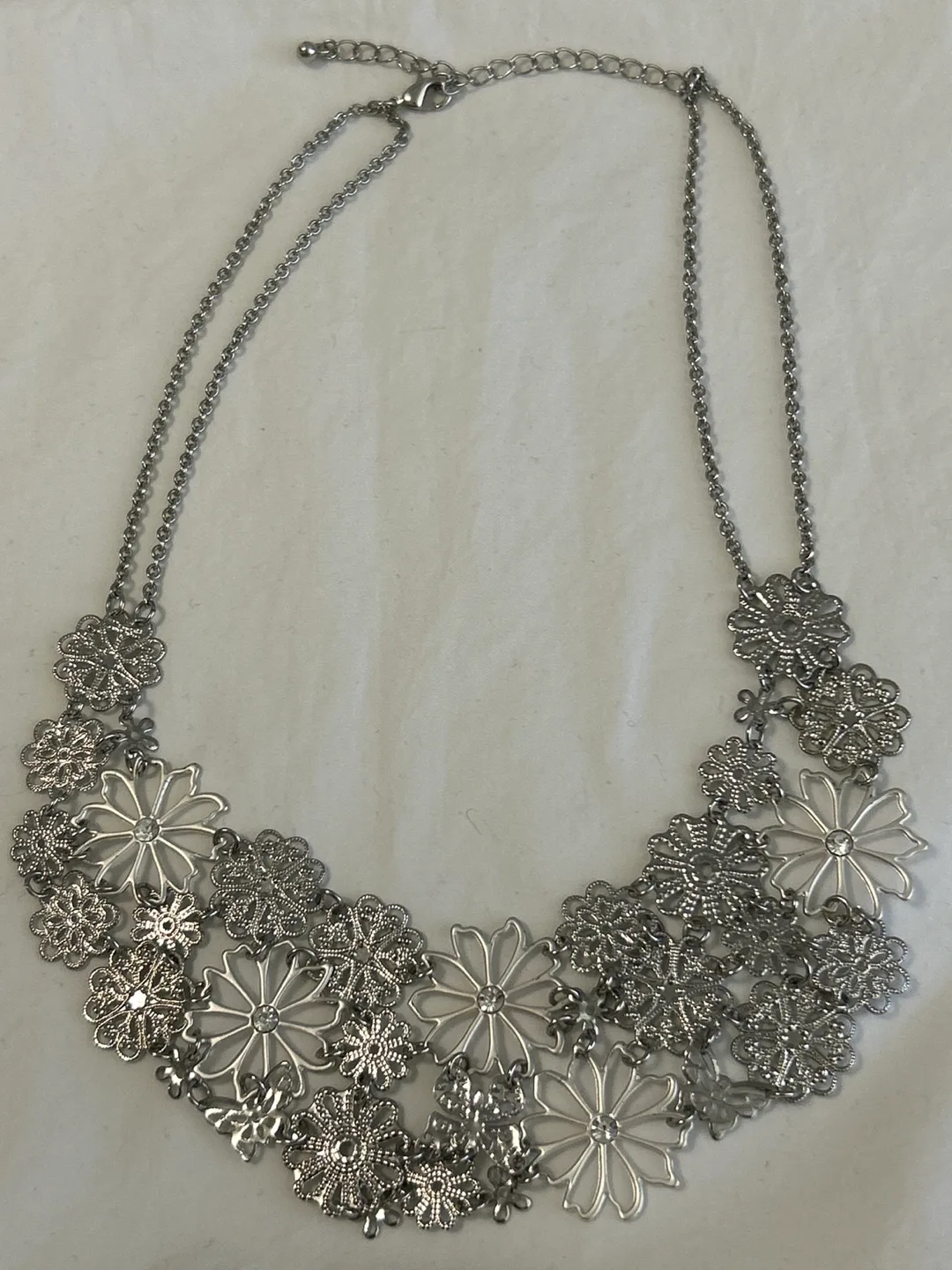Silver Filigree Flower With Rhinestones Statement Necklace image indicator(2)