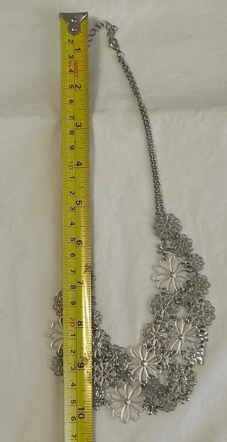 Silver Filigree Flower With Rhinestones Statement Necklace image indicator(6)