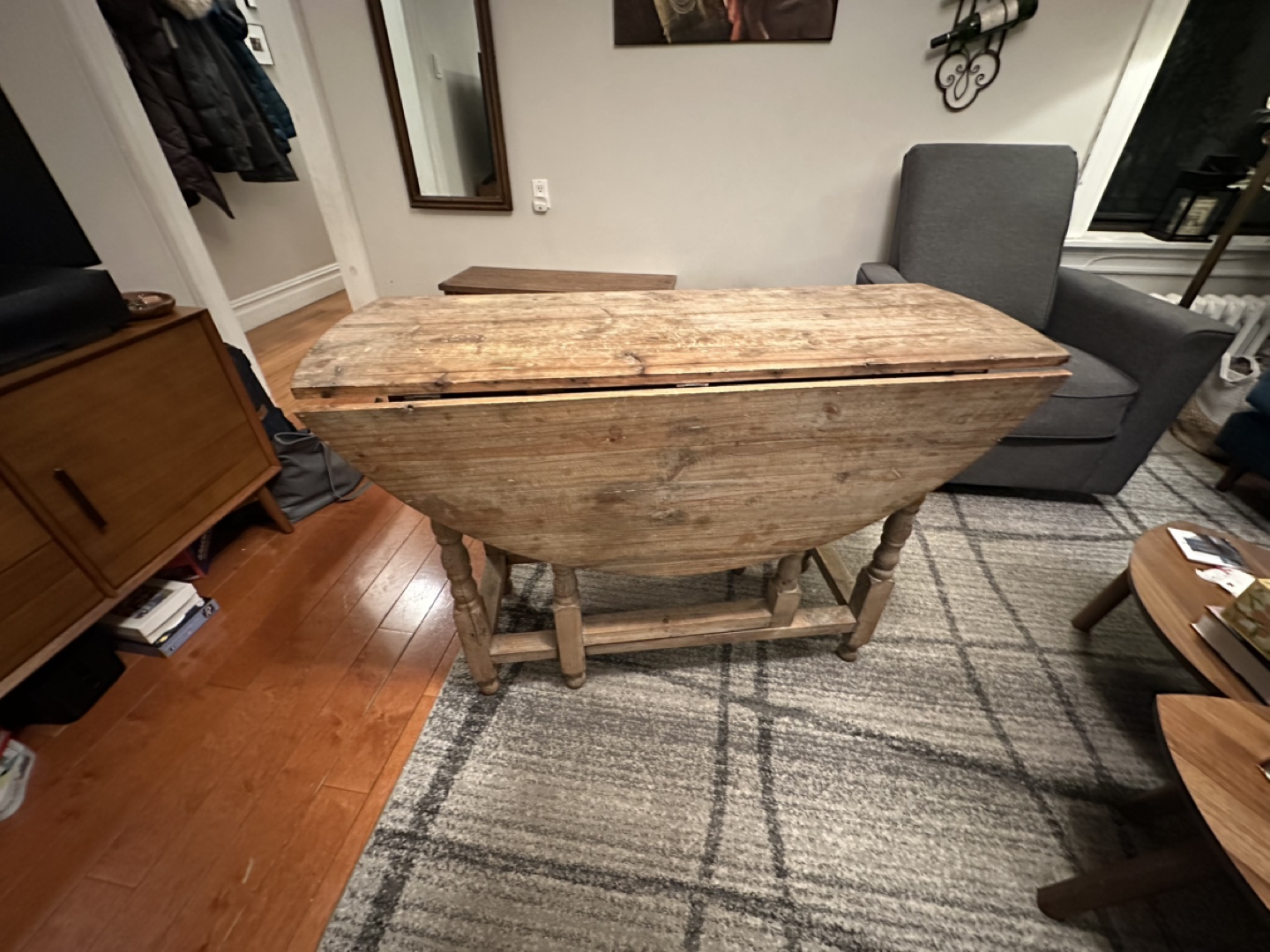 Laetners Round Wooden Drop Leaf Table - photo 3